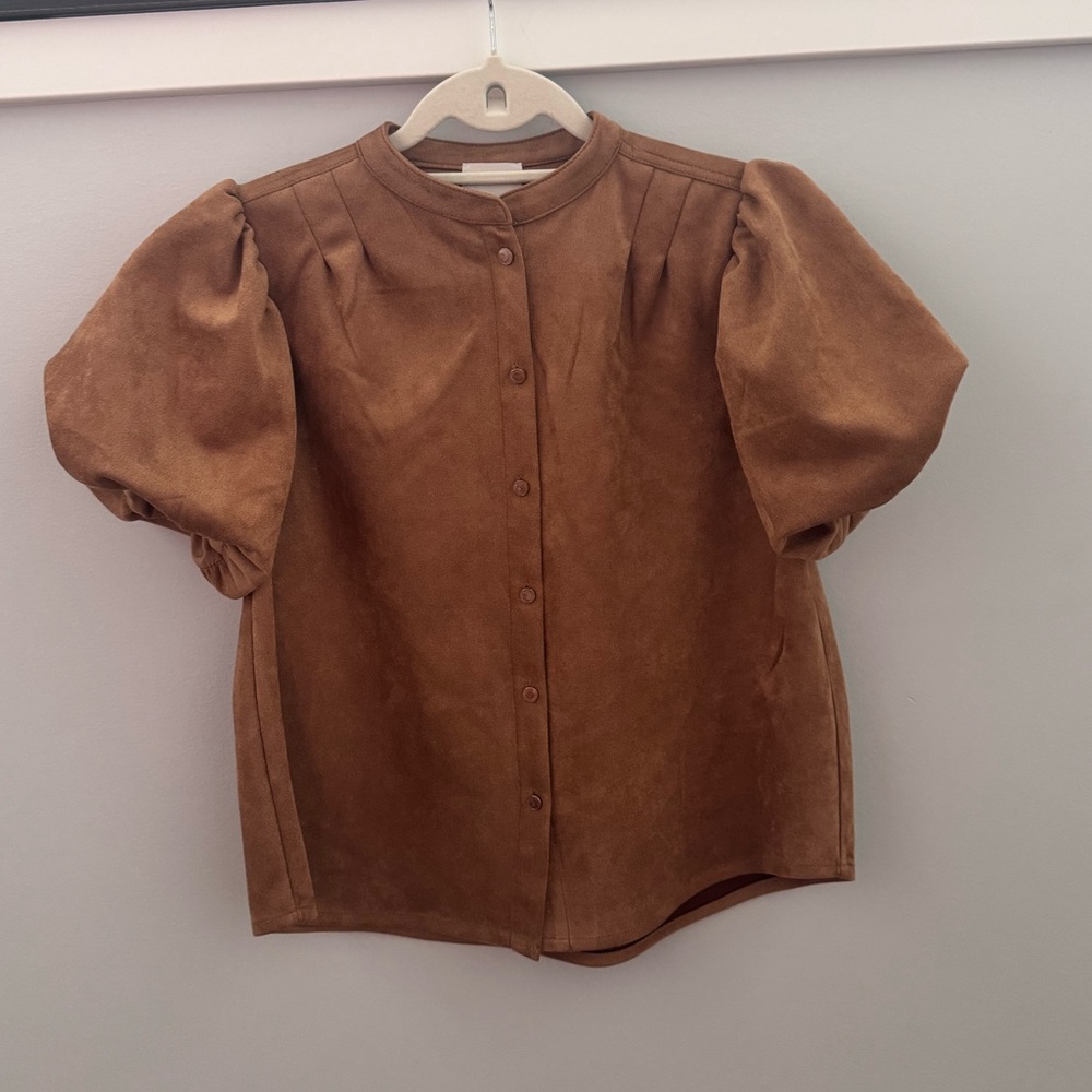 NWT Industry Puff Sleeve Faux Suede Top. Size S